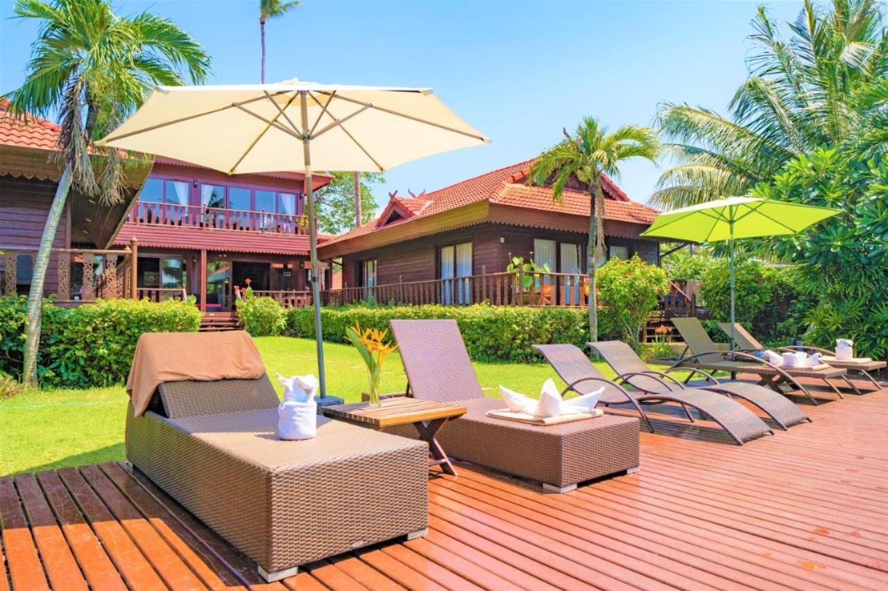Erawan Villa Hotel Bang Rak Beach  Exterior foto