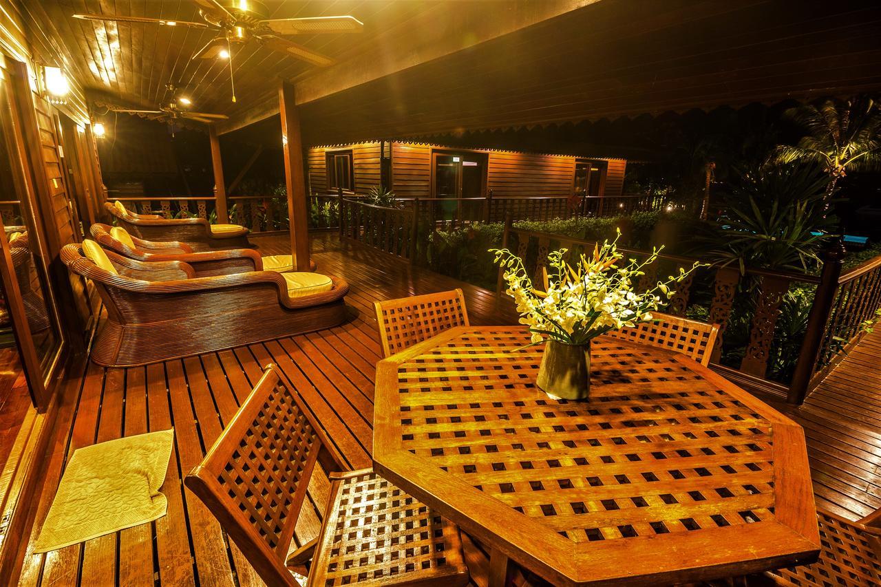 Erawan Villa Hotel Bang Rak Beach  Exterior foto